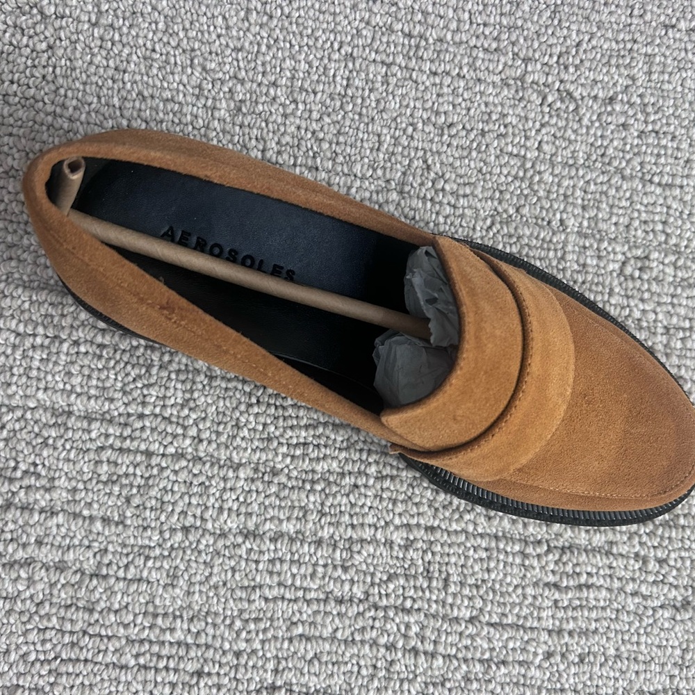 New in box. Woman’s Ronnie Lug Heeled loafer. Size 8